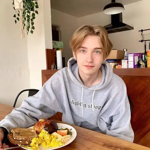 6686体育app铁牌作者全世界按个