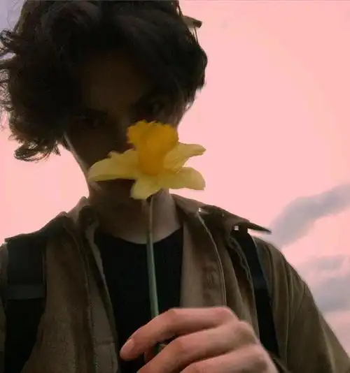 6686体育app首席作者花开若不弃